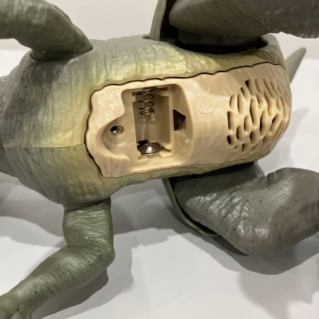 マテル　ジュラシックワールド　サバイバルキャンプ　恐竜フィギュア 8体セット