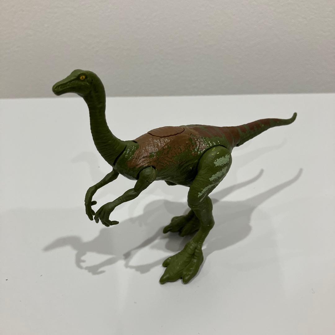 マテル　ジュラシックワールド　サバイバルキャンプ　恐竜フィギュア 8体セット