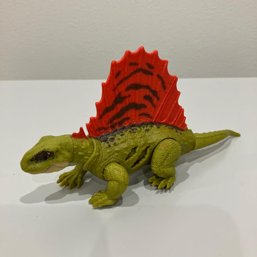 マテル　ジュラシックワールド　サバイバルキャンプ　恐竜フィギュア 8体セット