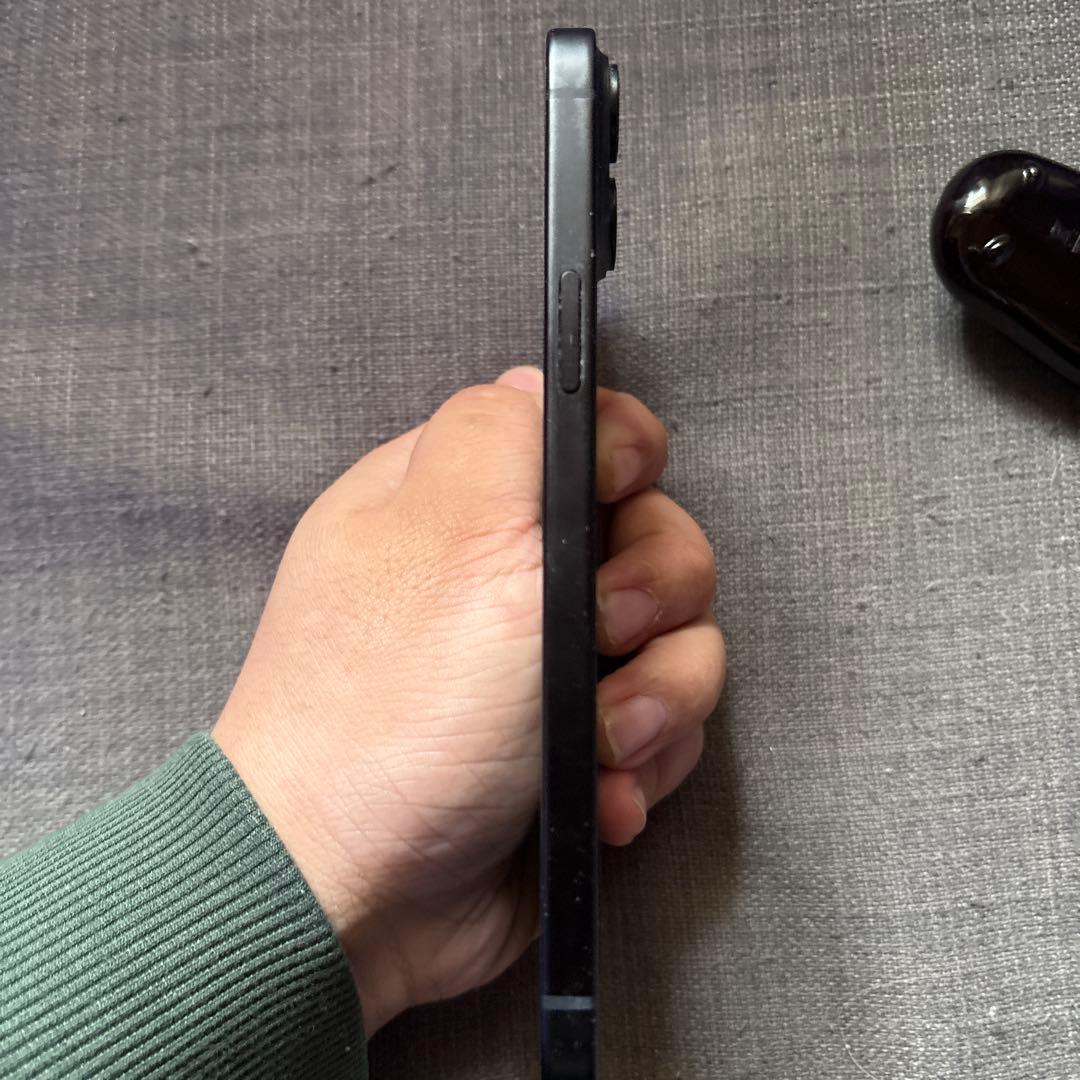 【美品】　iPhone15Plus 128GB ブラック　SIMフリー