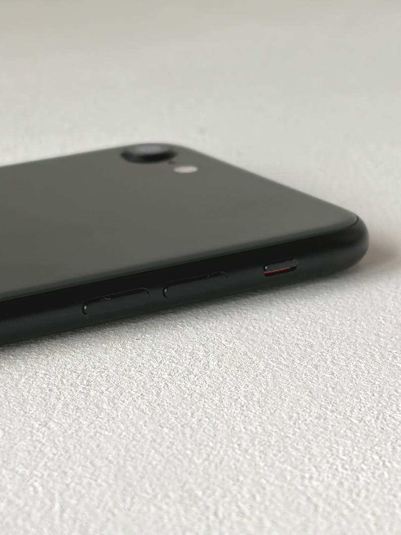 iPhoneSE 第2世代 64GB SIMフリー/箱・未使用充電ケーブル付き