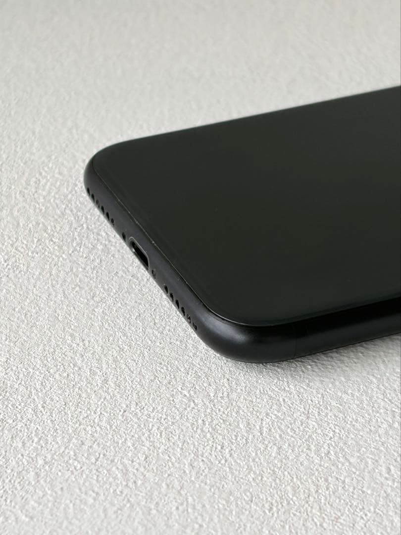 iPhoneSE 第2世代 64GB SIMフリー/箱・未使用充電ケーブル付き