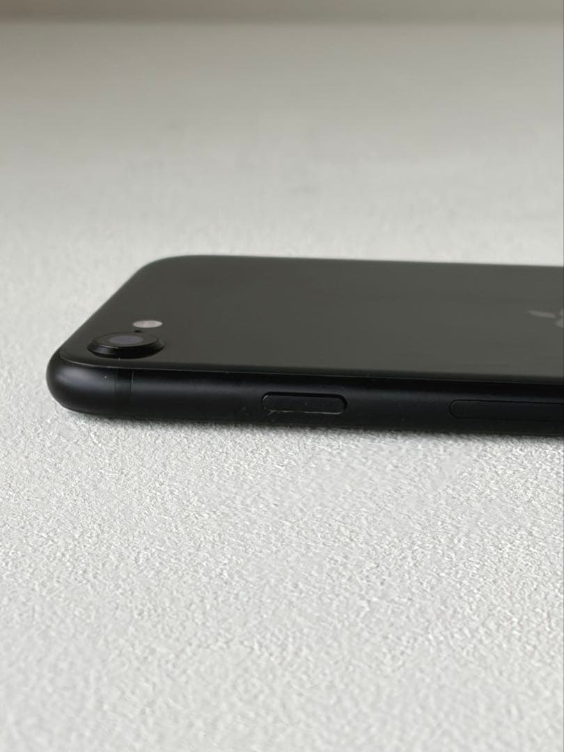 iPhoneSE 第2世代 64GB SIMフリー/箱・未使用充電ケーブル付き