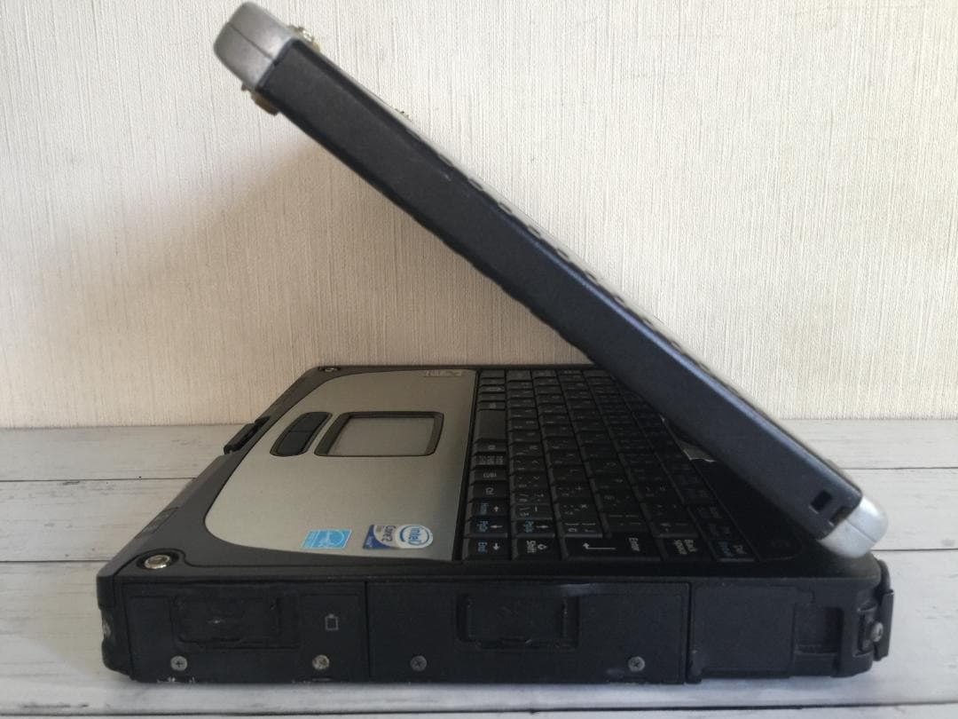 TOUGHBOOK CF-19 落下や衝撃、水、埃に強い　堅牢なノートパソコン