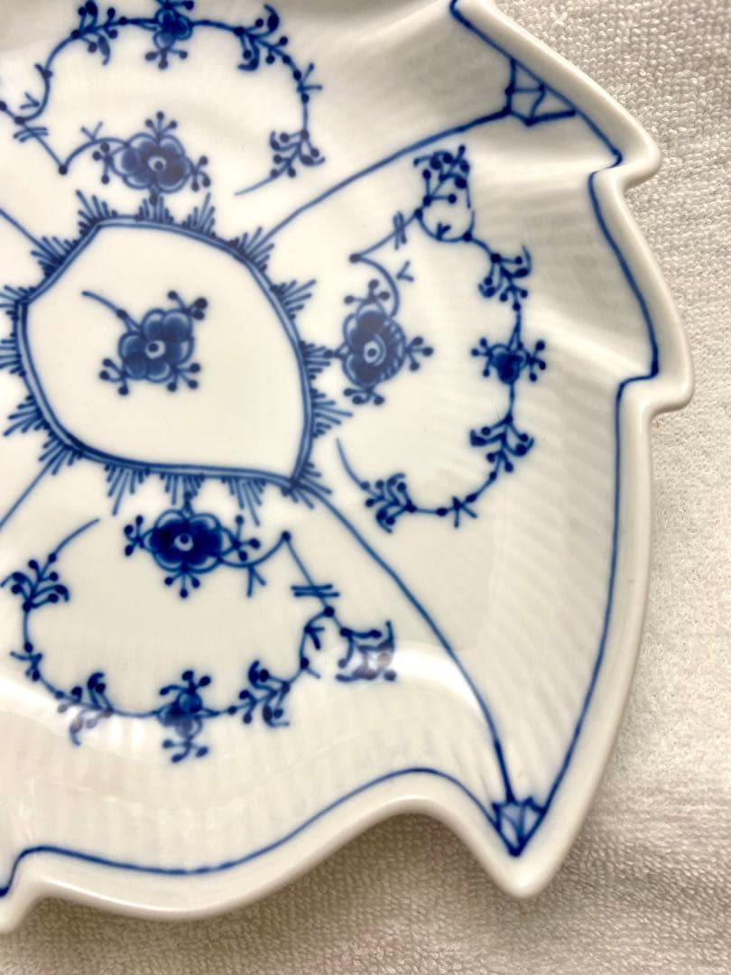 デンマーク製 ロイヤルコペンハーゲン ブルーフルーテッド リーフディッシュ 皿