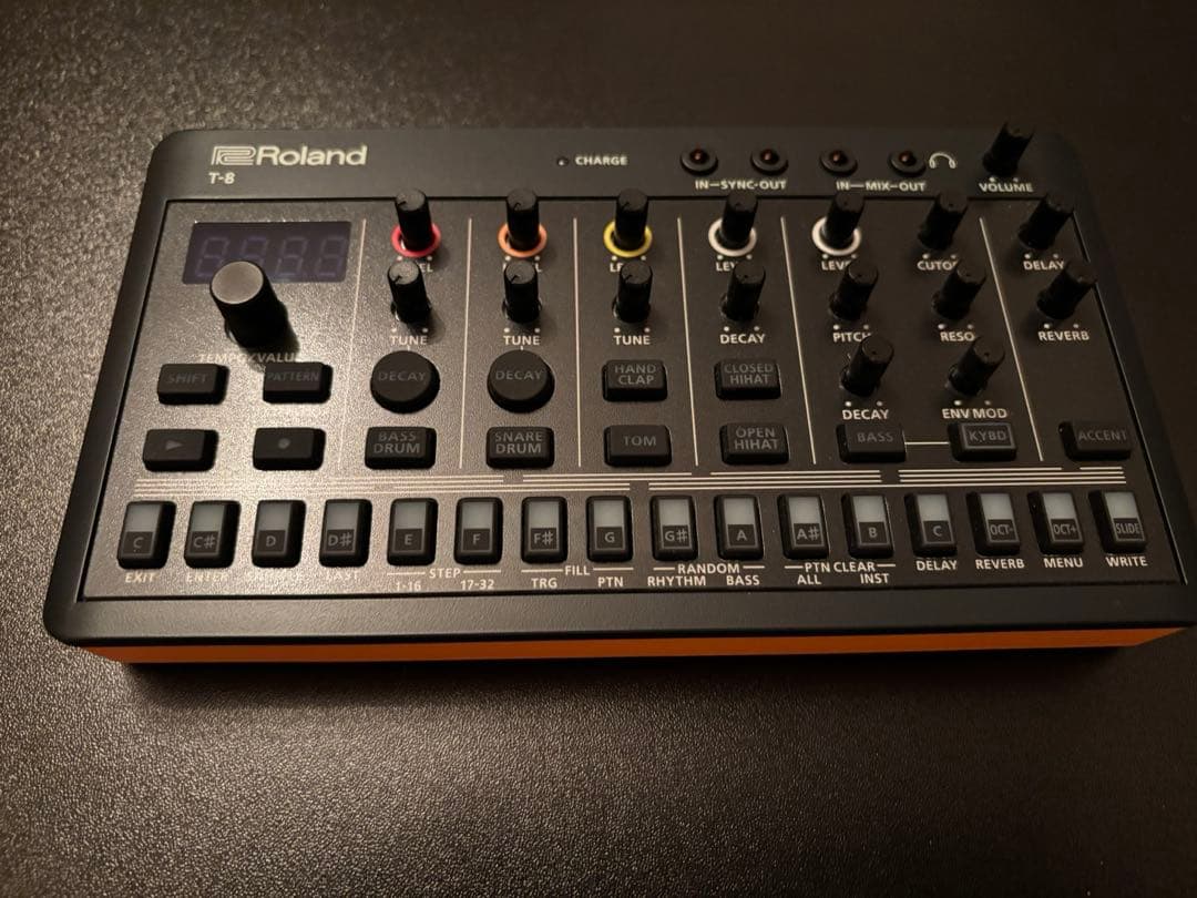 Roland t-8 ドラムマシン