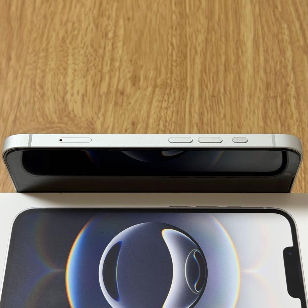 iPhone16e 128gb 極美品