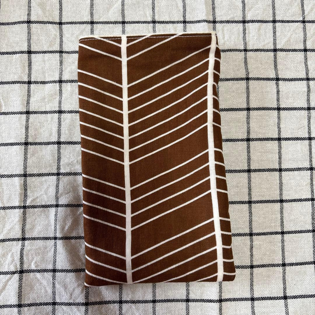 982.ペットボトルカバー ハンドメイドハンカチ 北欧風 茶色