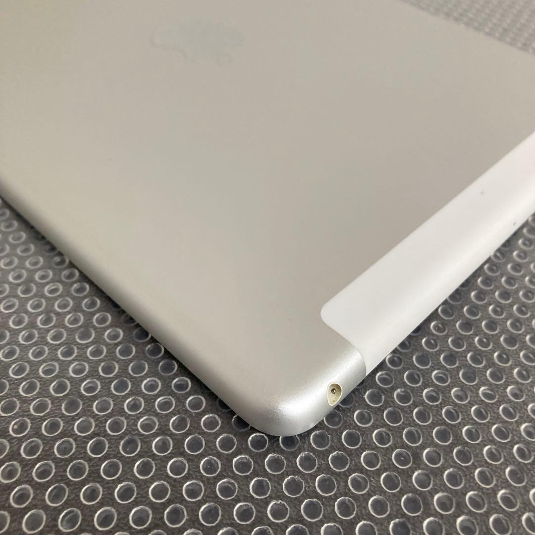 4077【早い者勝ち】美品☆iPad6 第6世代 32GB SIMフリー☆