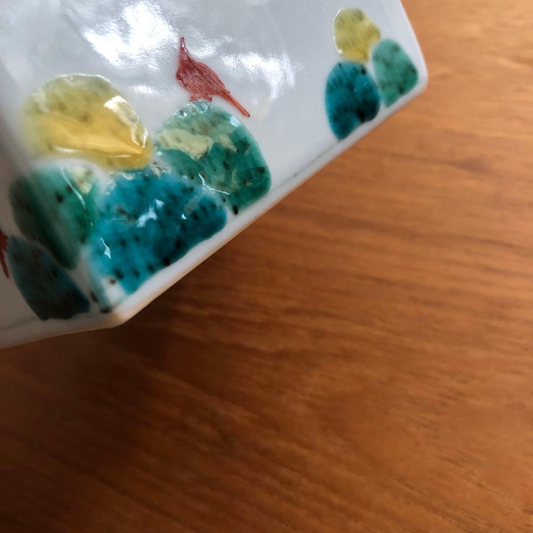 清水なお子　色絵　木々に赤い鳥箱