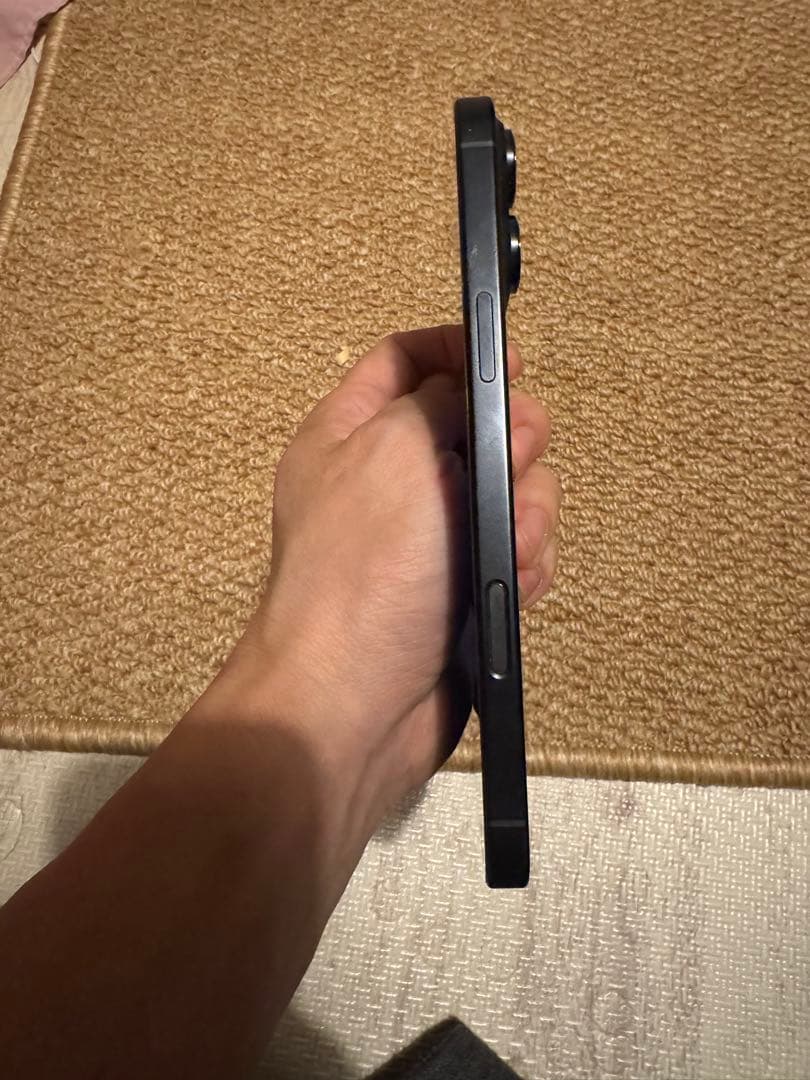 さいたまさんiPhone 16 pro max,11月17日純正画面交換し