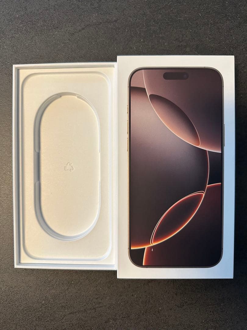 iphone 16 Pro max 256gb バッテリー100% 充放電72回