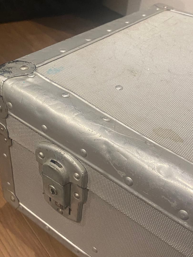 ビンテージ アタッシュケース アルミ 軍物 自衛隊 凹みあり アンティーク 古着