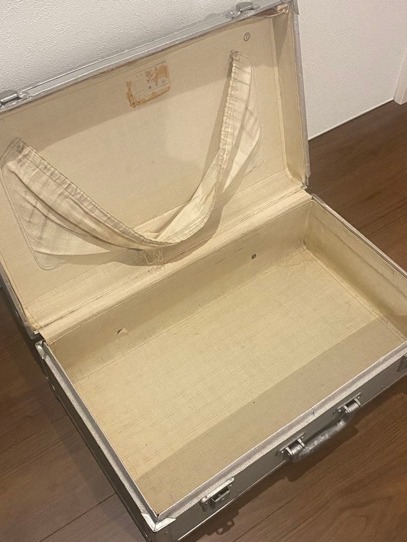 ビンテージ アタッシュケース アルミ 軍物 自衛隊 凹みあり アンティーク 古着