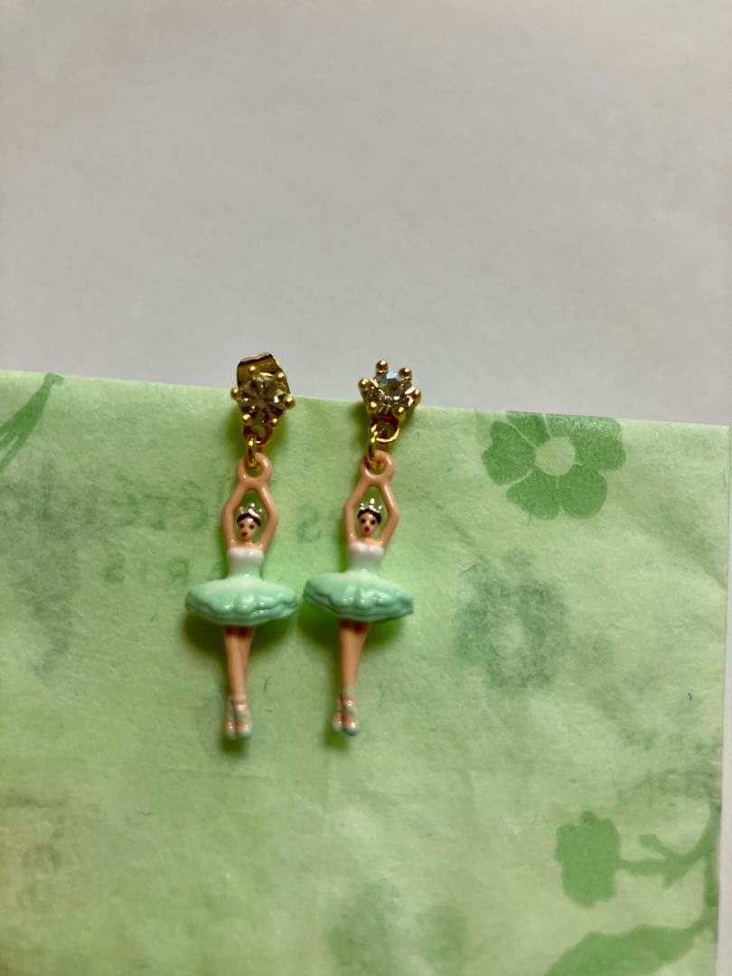 【美品】Les Néréides バレリーナ ピアス（ミントグリーン）