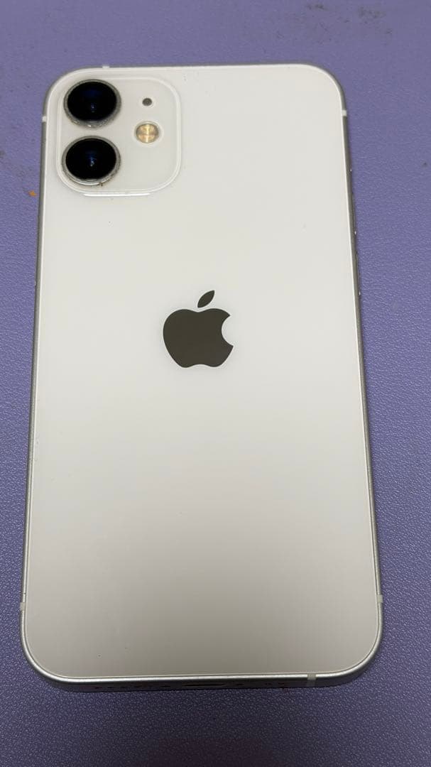 Apple iPhone 12 ホワイト　本体
