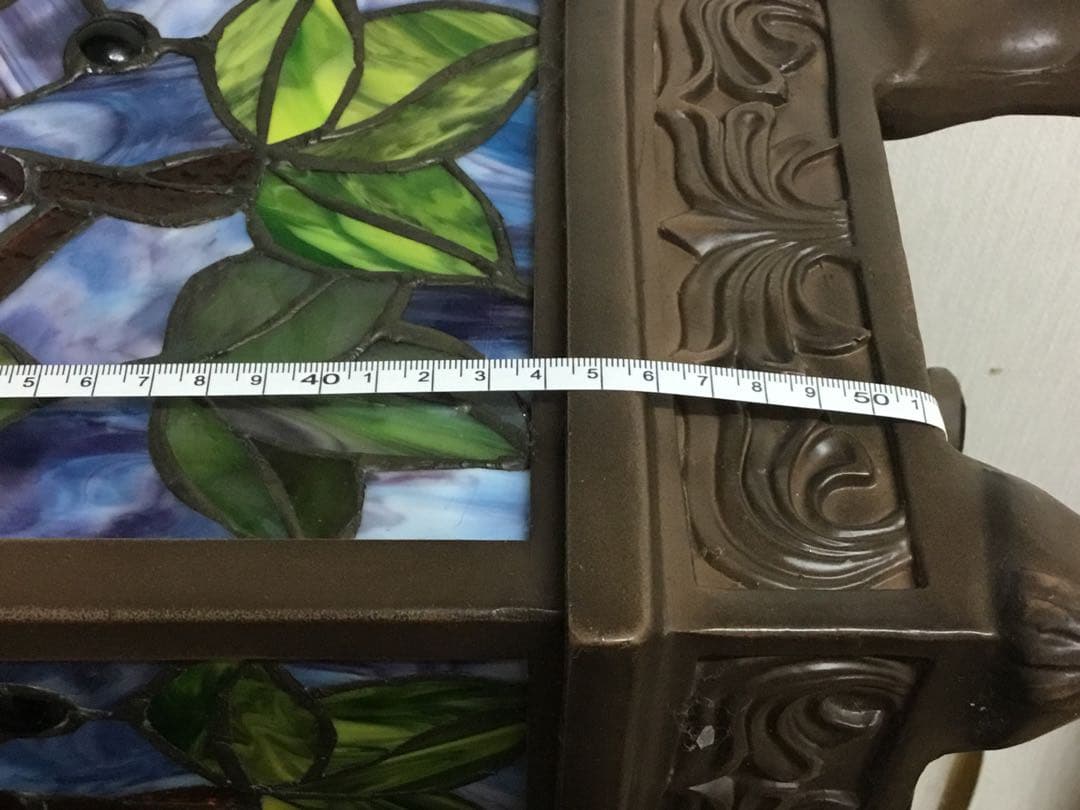 大輪のバラ咲くステンドグラスのアンティークな光柱　ポーチや通路に置くのに最適