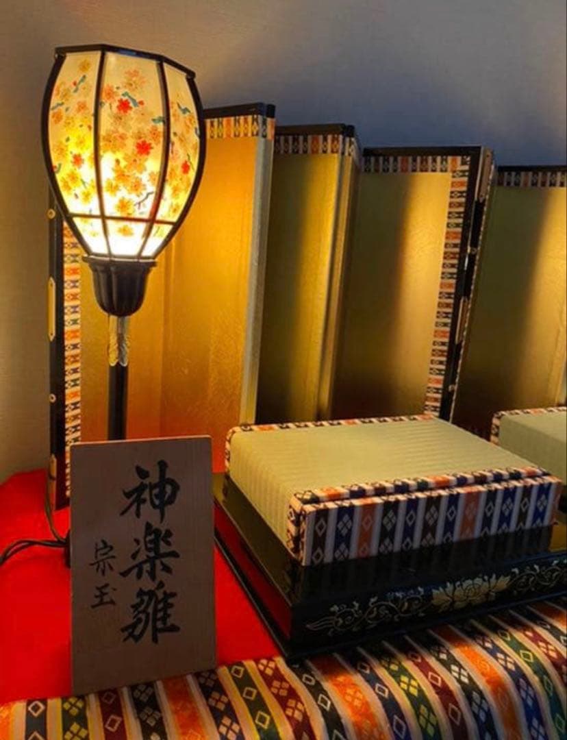 雛人形　飾り台　屏風　雪洞