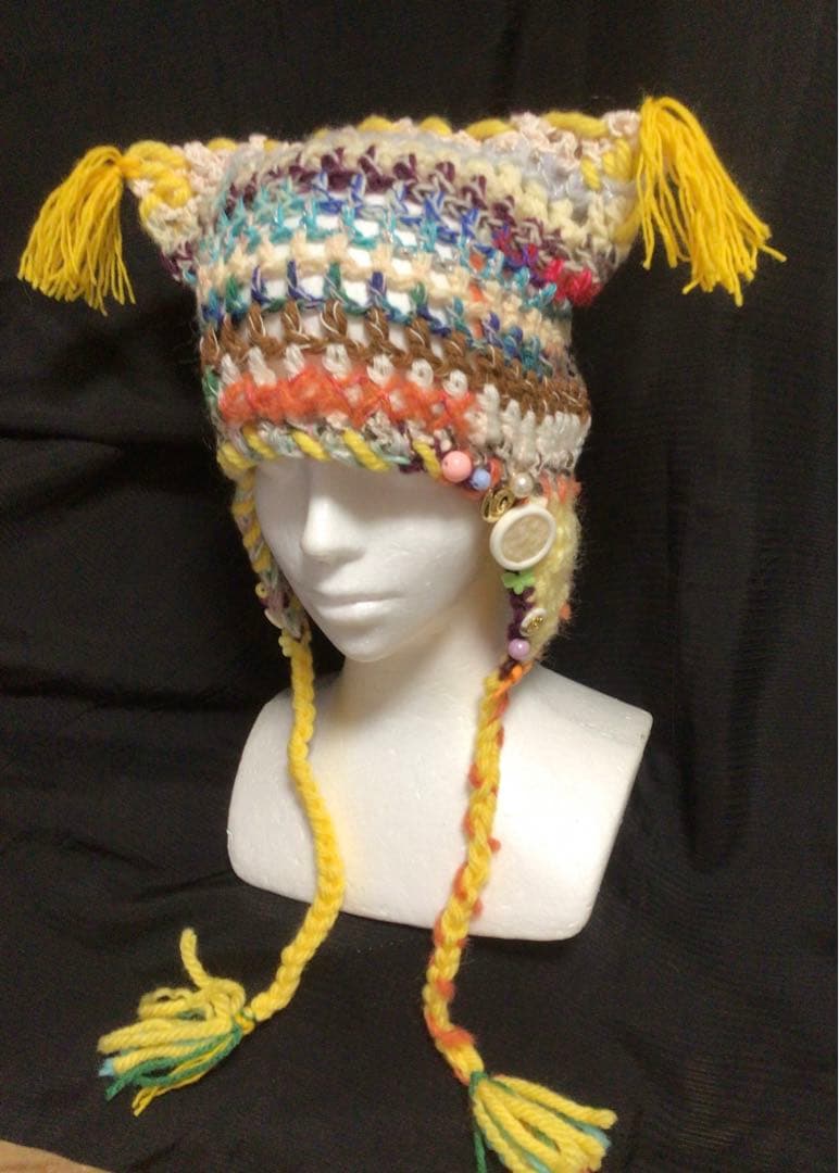 手作り猫耳　耳当て付きニット帽　❣️道化師　黄色　ブルー他　　ステッチ　ボタン