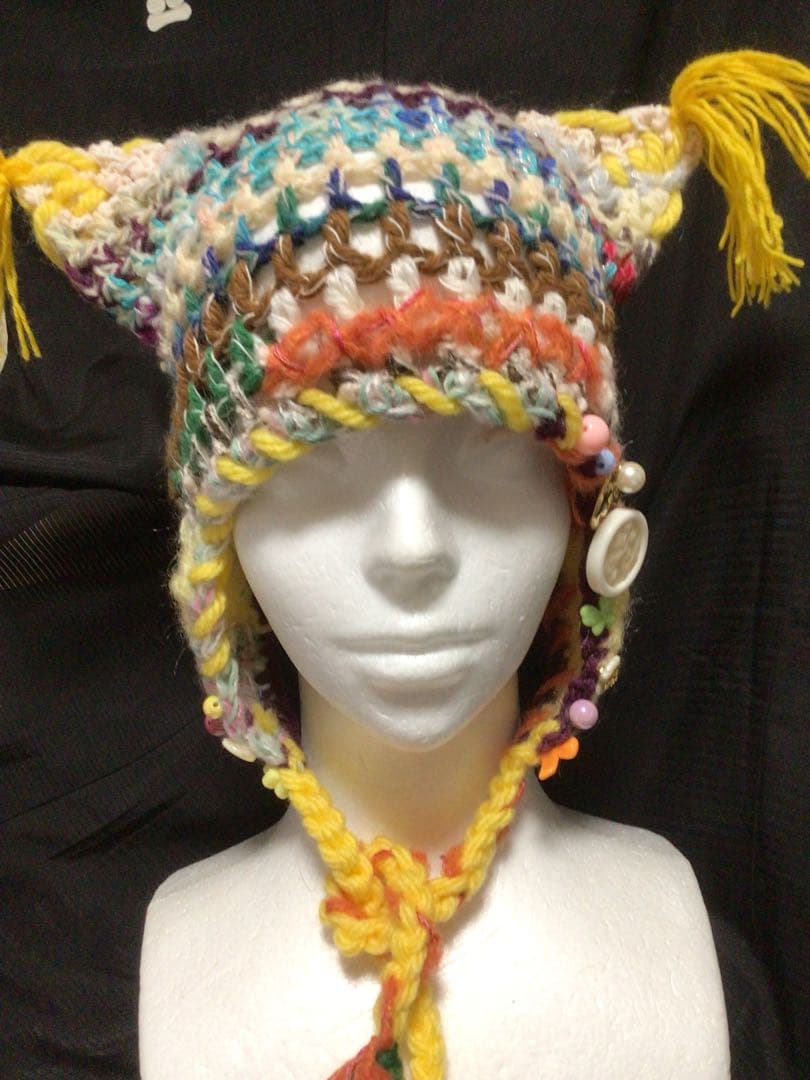 手作り猫耳　耳当て付きニット帽　❣️道化師　黄色　ブルー他　　ステッチ　ボタン