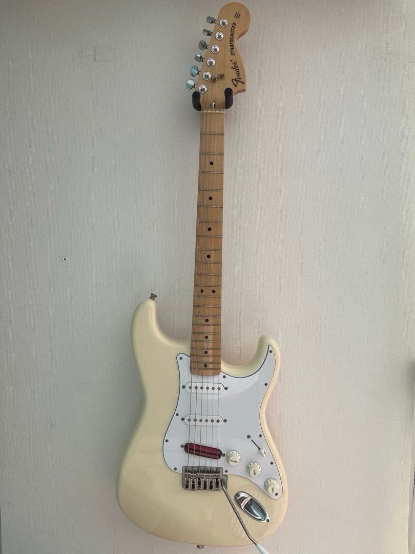 FENDER Japan ストラトST-72 (UP GRADE)ハードケース付