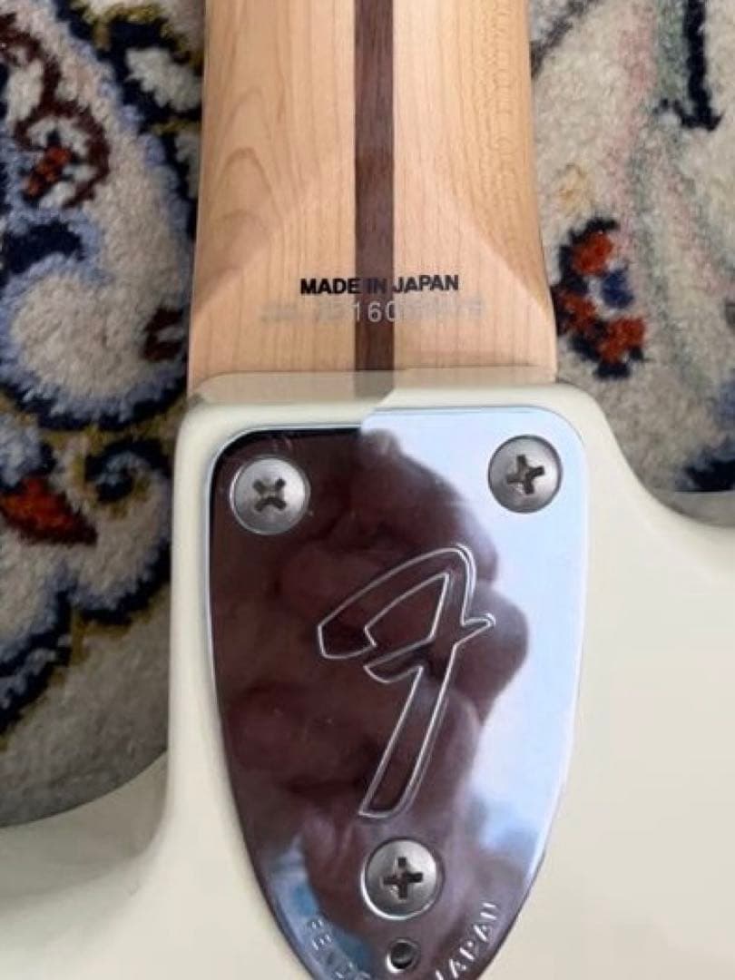 FENDER Japan ストラトST-72 (UP GRADE)ハードケース付