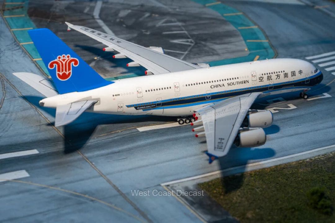 希少品　中国南方航空 エアバスA380-800 非売品　1/100スケール
