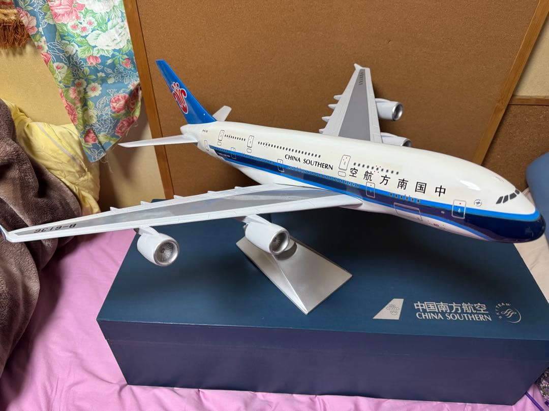 希少品　中国南方航空 エアバスA380-800 非売品　1/100スケール
