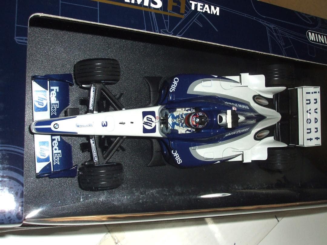 ウィリアムズ　SHOWCAR　２００３　モントーヤ　ミニチャンプス　１／１８