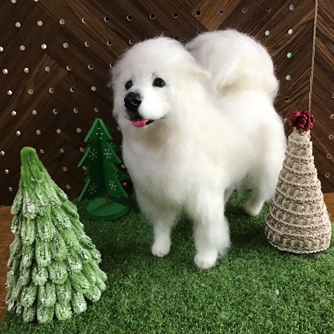 グレートピレニーズ（立ちポーズ）