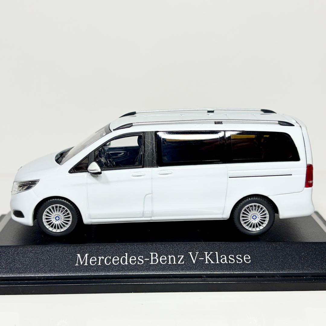 1/43 メルセデスベンツ　Vクラス　ディーラー特注品　ホワイト