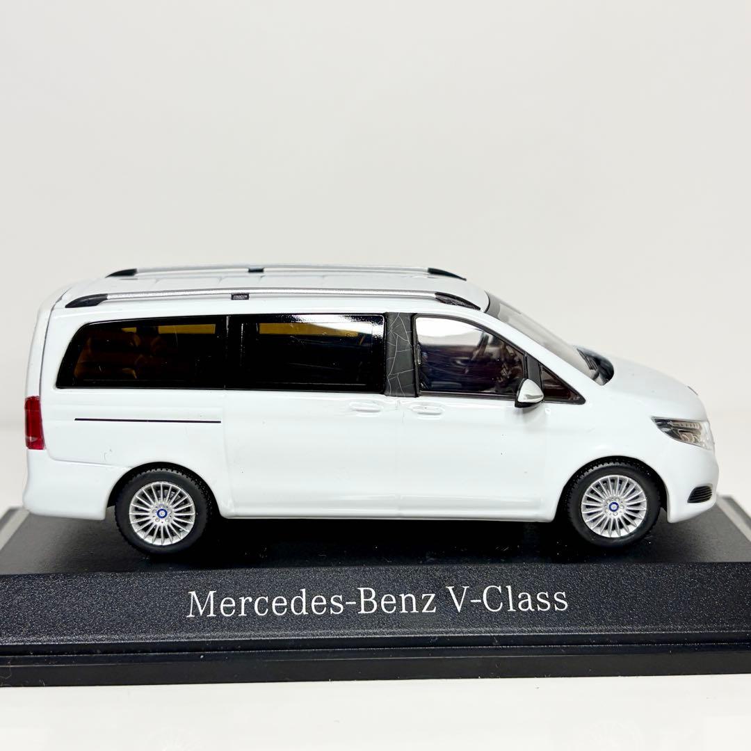 1/43 メルセデスベンツ　Vクラス　ディーラー特注品　ホワイト