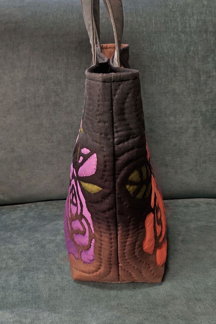 ハンドメイド　ハワイアンキルトバッグ　（薔薇）