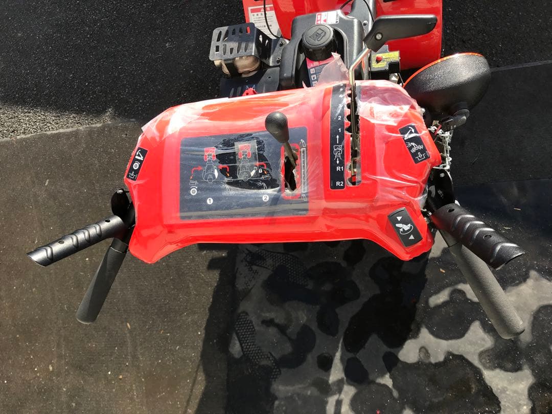 エンジン除雪機　10馬力　除雪幅約66㎝　自走式　セルスターター　タイヤ式