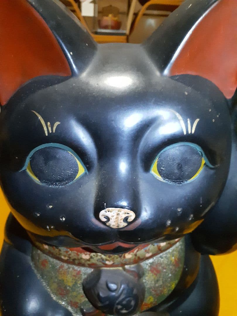 セール‼️骨董、黒招き猫　人招き、福招き 鈴ではなく打出の小槌‼️