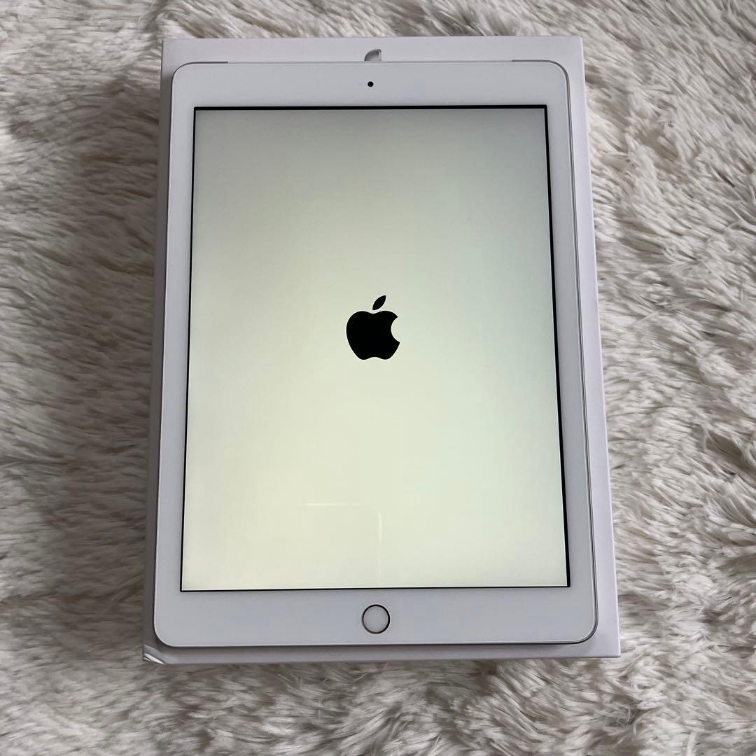 【美品】iPad 第5世代 32GB SIMフリー【すぐ発送】【付属品】