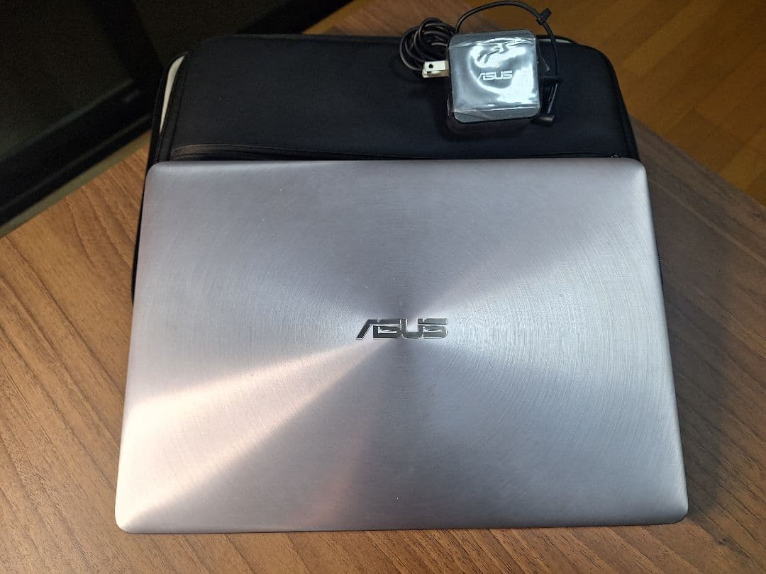 その他ノートPC本体 ASUS ZenBook UX310UA/ I3/ 4GB/ HDD 500GB