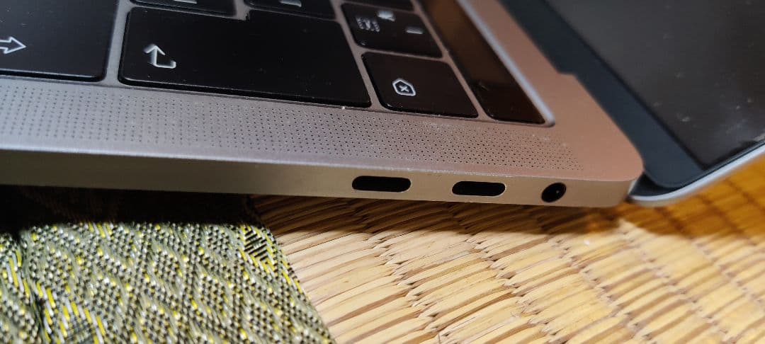 MacBook Pro 13 inch 16GB 512GB 2016年モデル