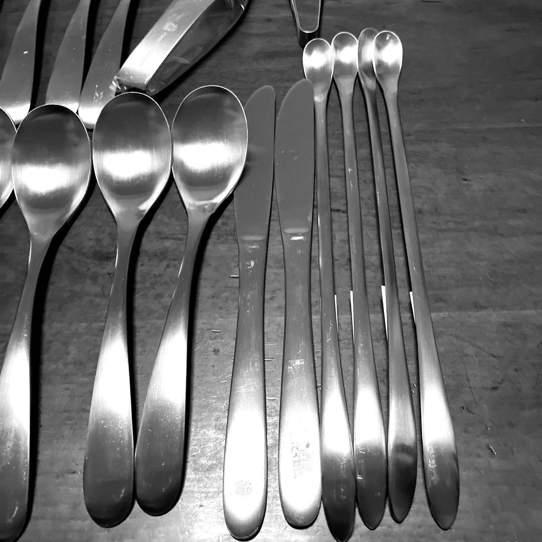 燕27 ナイフ2 sp大5小4 フォーク大5小4 マドラ4トング大小皿各1