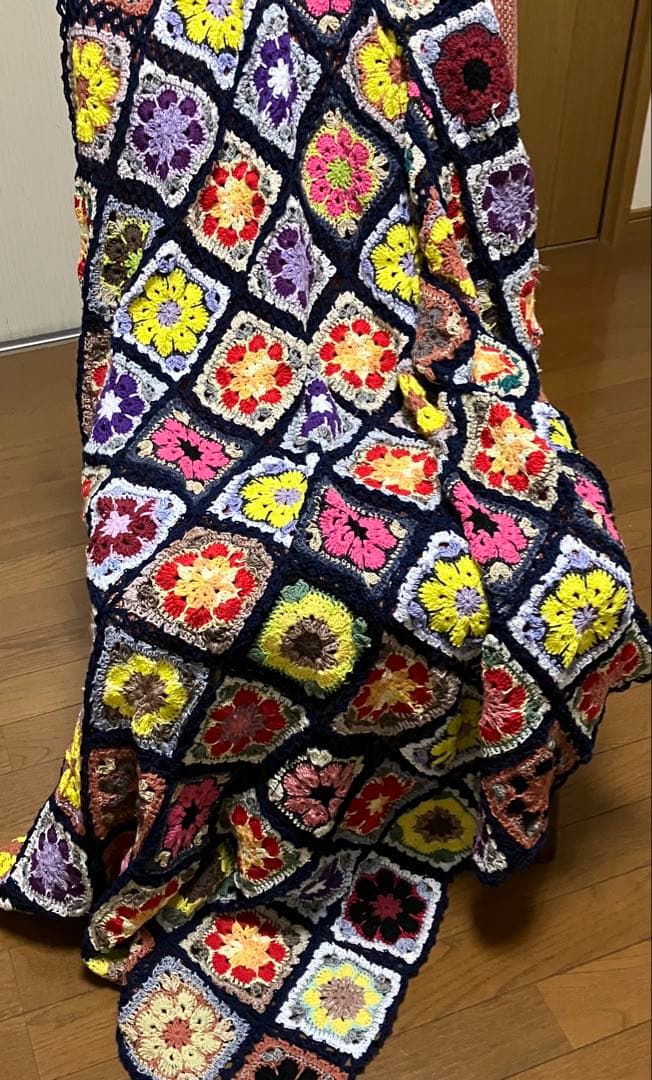 （寄付対象品）ハンドメイド　多色アフリカンフラワー　マルチカバー　ブランケット