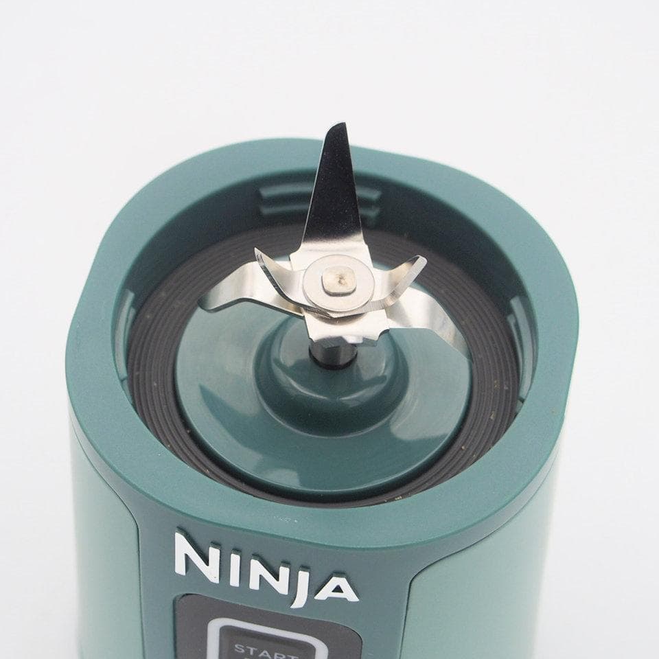 NINJA BLAST コードレスミキサー BC151JEM 2024年製