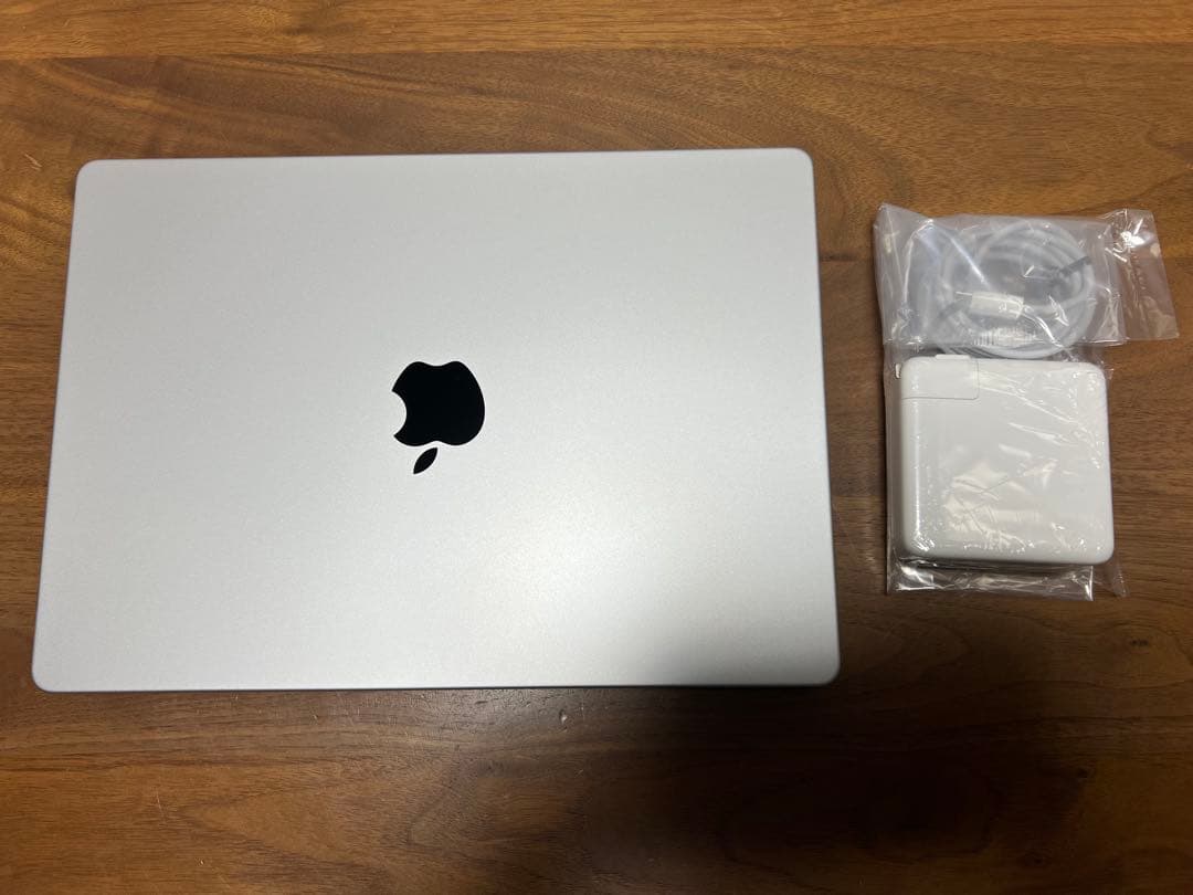 美品&高性能❗️MacBook Pro M1Pro 14in 32&1TB シルバ