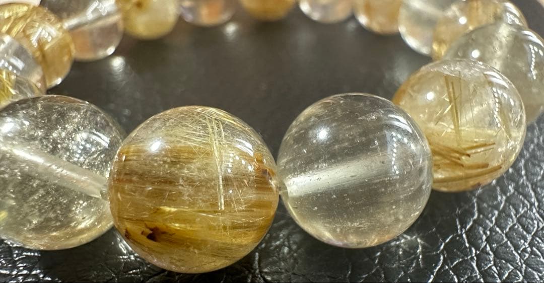 【高品質】ゴールドタイチンルチル×ブラックリビアングラスブレスレット