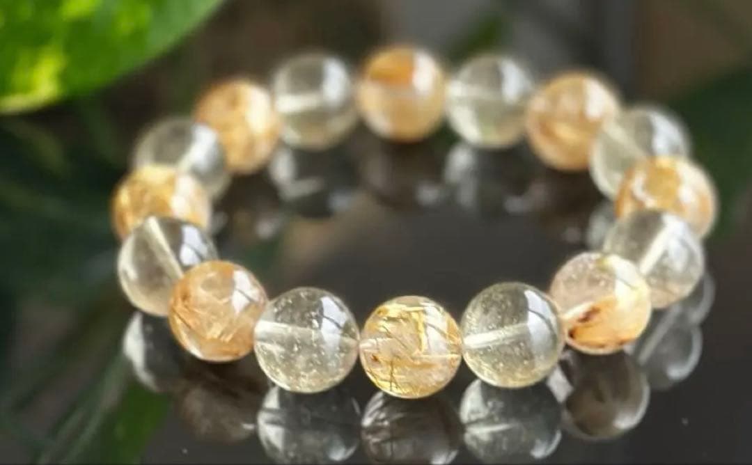 【高品質】ゴールドタイチンルチル×ブラックリビアングラスブレスレット
