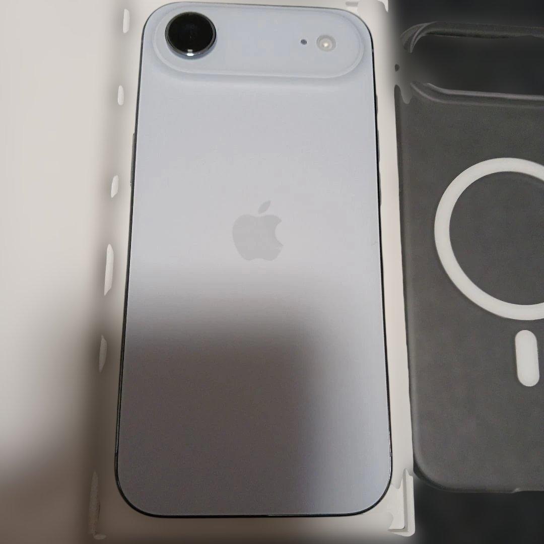 ほぼ未使用　Apple iPhone air　スカイブルー 256GB