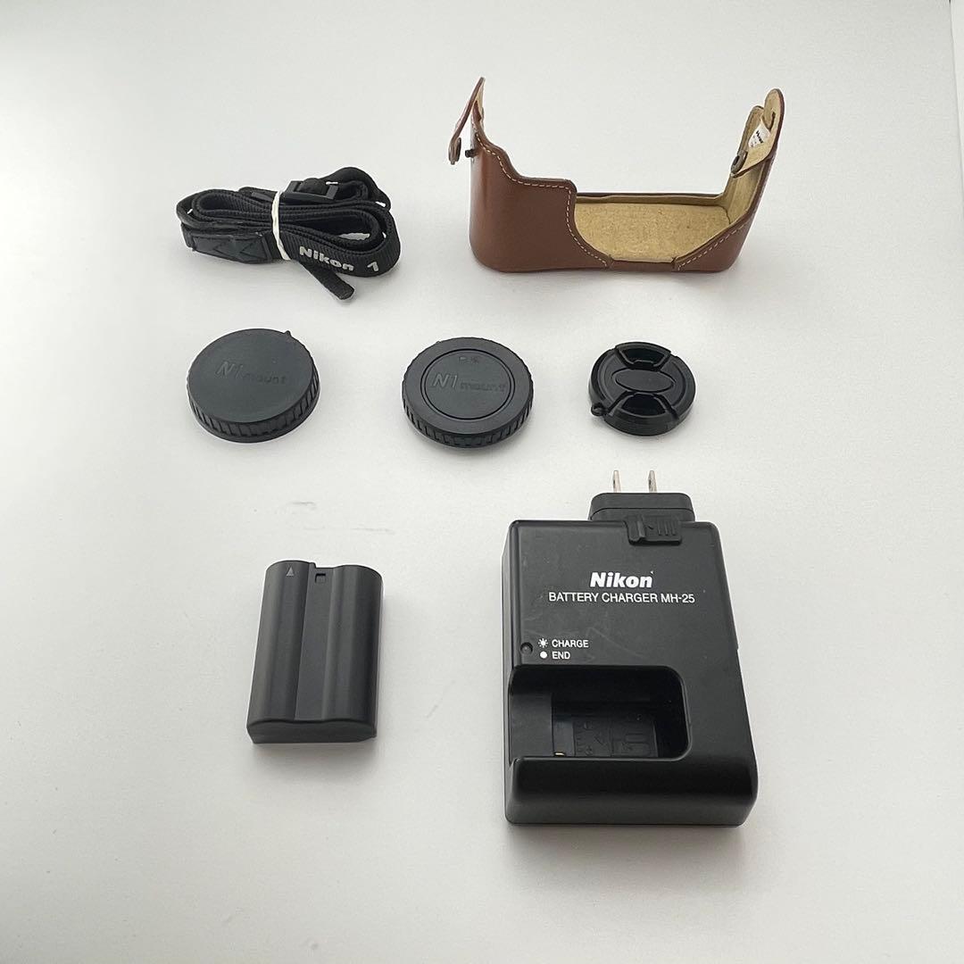 【ファインダー美品・返品保証】Nikon1 V1 ブラック 標準レンズキット