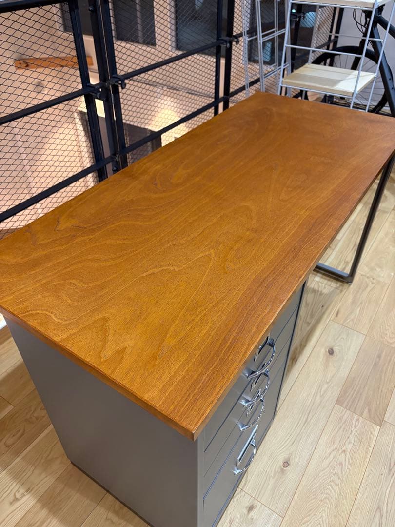 パシフィックファニチャーサービス　デスク　美品