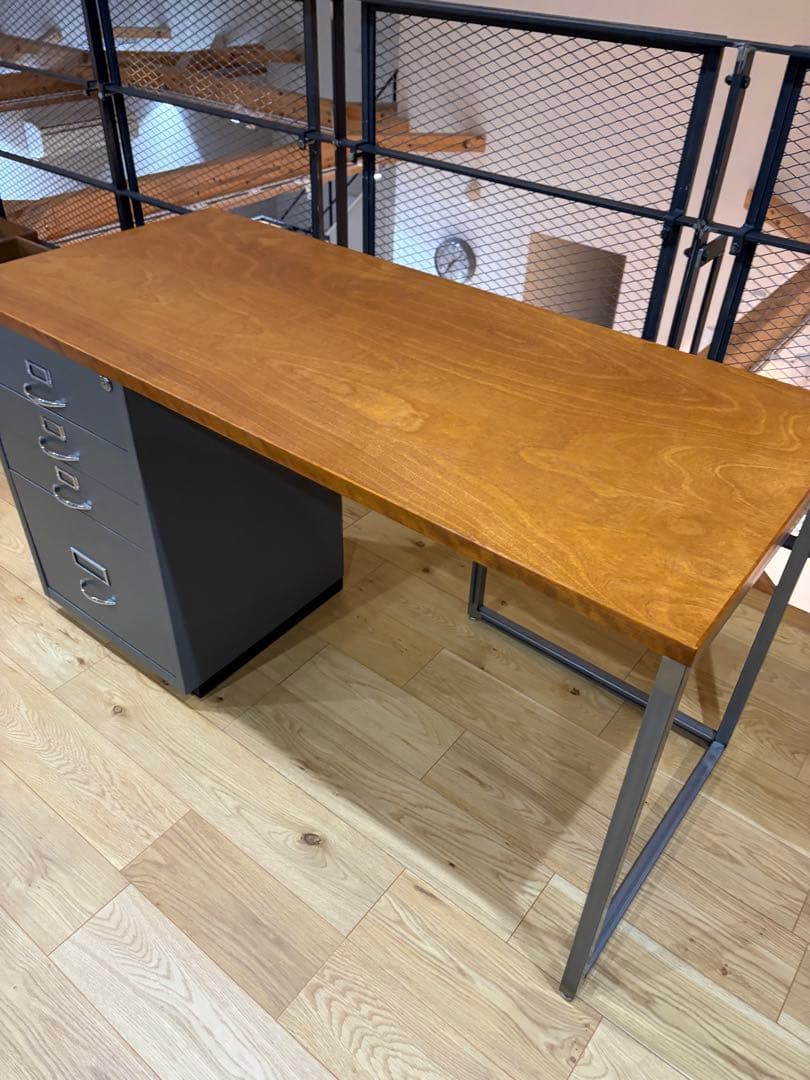 パシフィックファニチャーサービス　デスク　美品