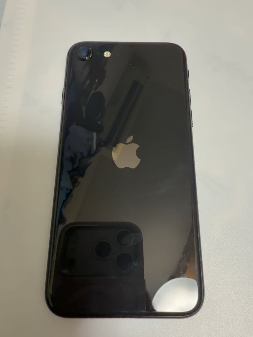 S*）様 Apple iPhoneSE 第2世代　ブラック　画面　不具合アリ　箱