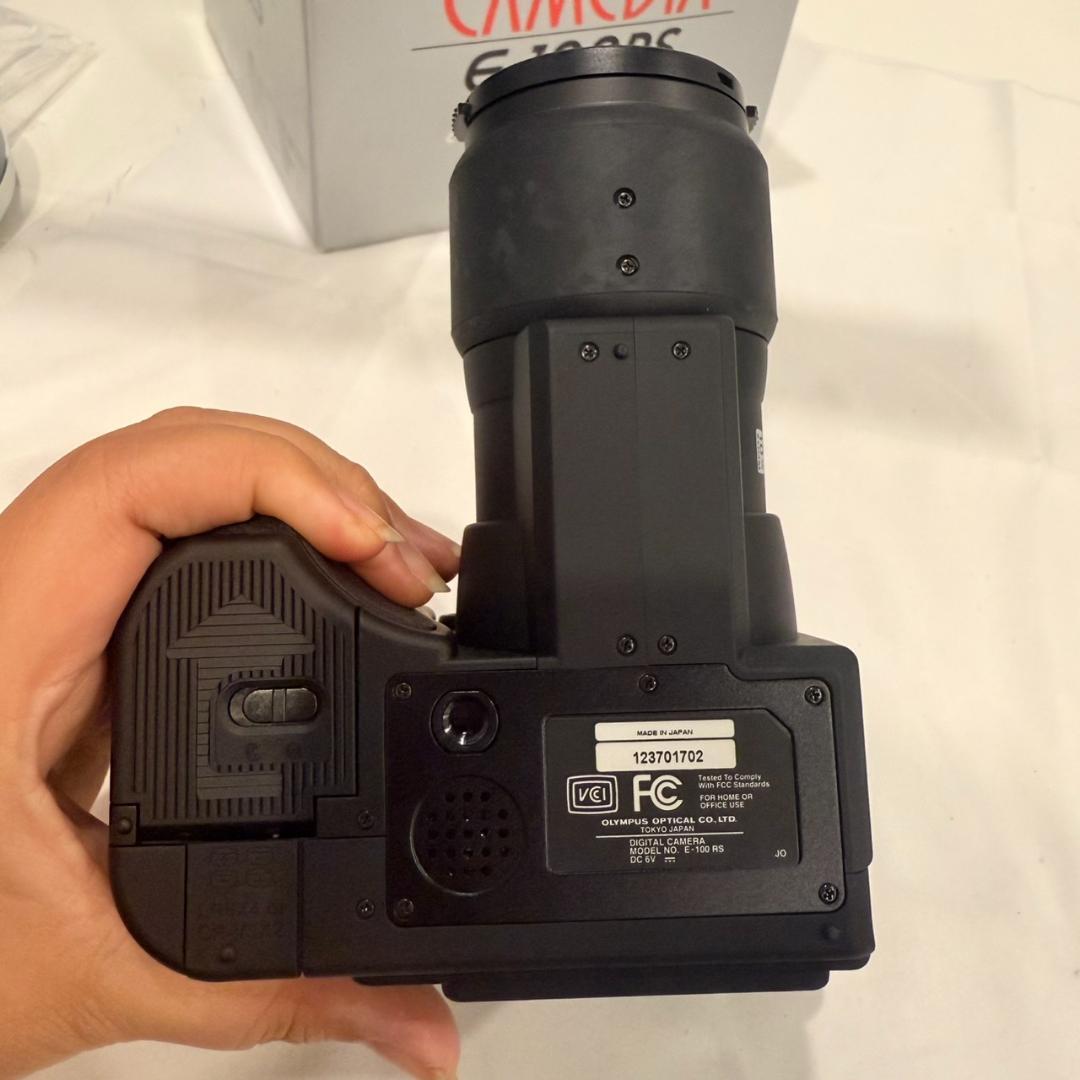 OLYMPUS CAMEDIA E-100RS オリンパス キャメディア